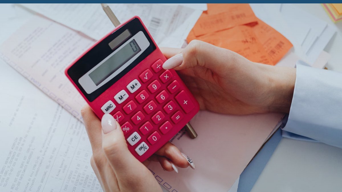Calculatrice posee sur des documents chiffres